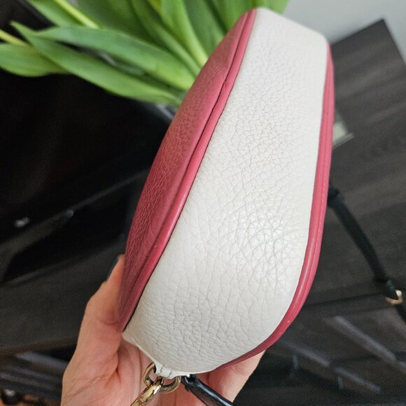 Coach Small Leather Camera Bag in good used condition - Picture 3 of 9